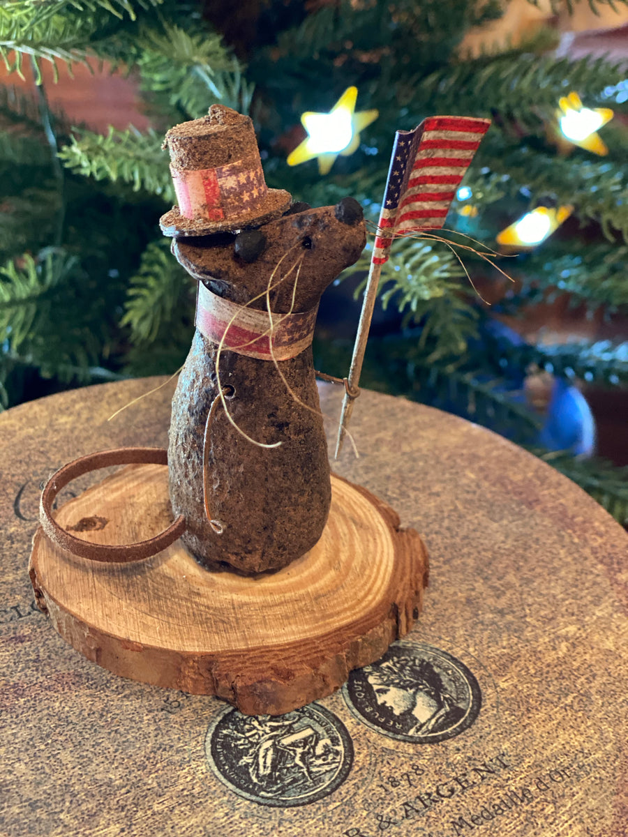 Patriotic Parade Mouse – Keepers of the Past